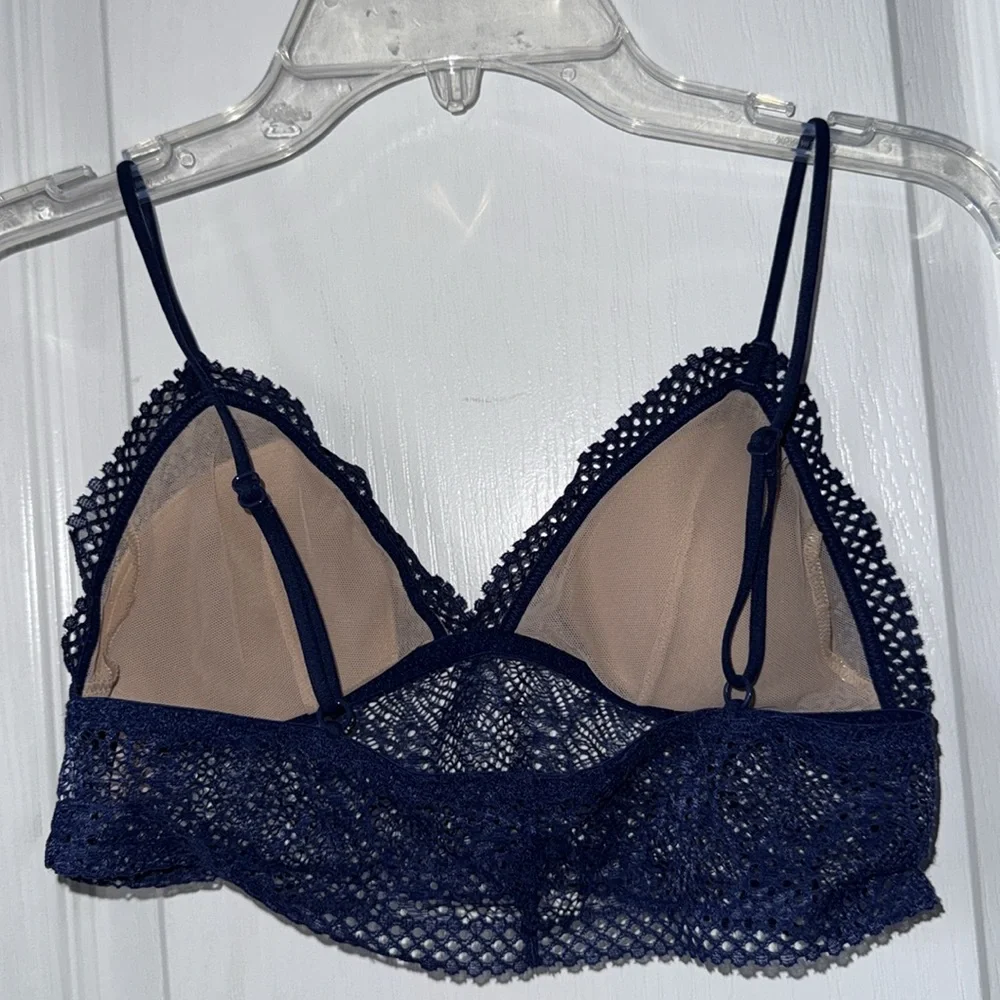 Victoria’s Secret Blue Lace Bralette Size S
